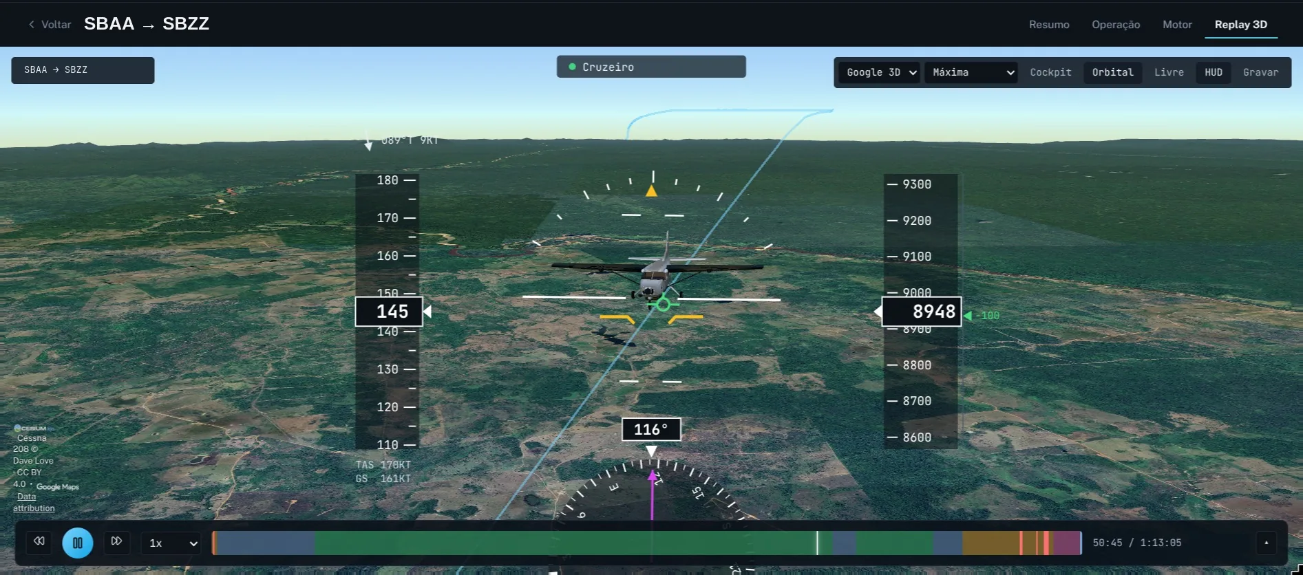 Tela do replay 3D da plataforma: aeronave em cruzeiro sobre o terreno, com fitas de velocidade e altitude, fase do voo e linha do tempo.